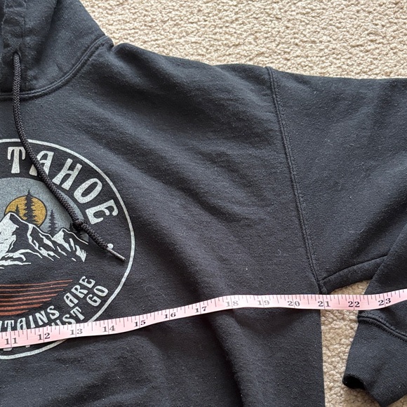 Gildan- Lake Tahoe Hoodie size medium - Picture 3 of 6